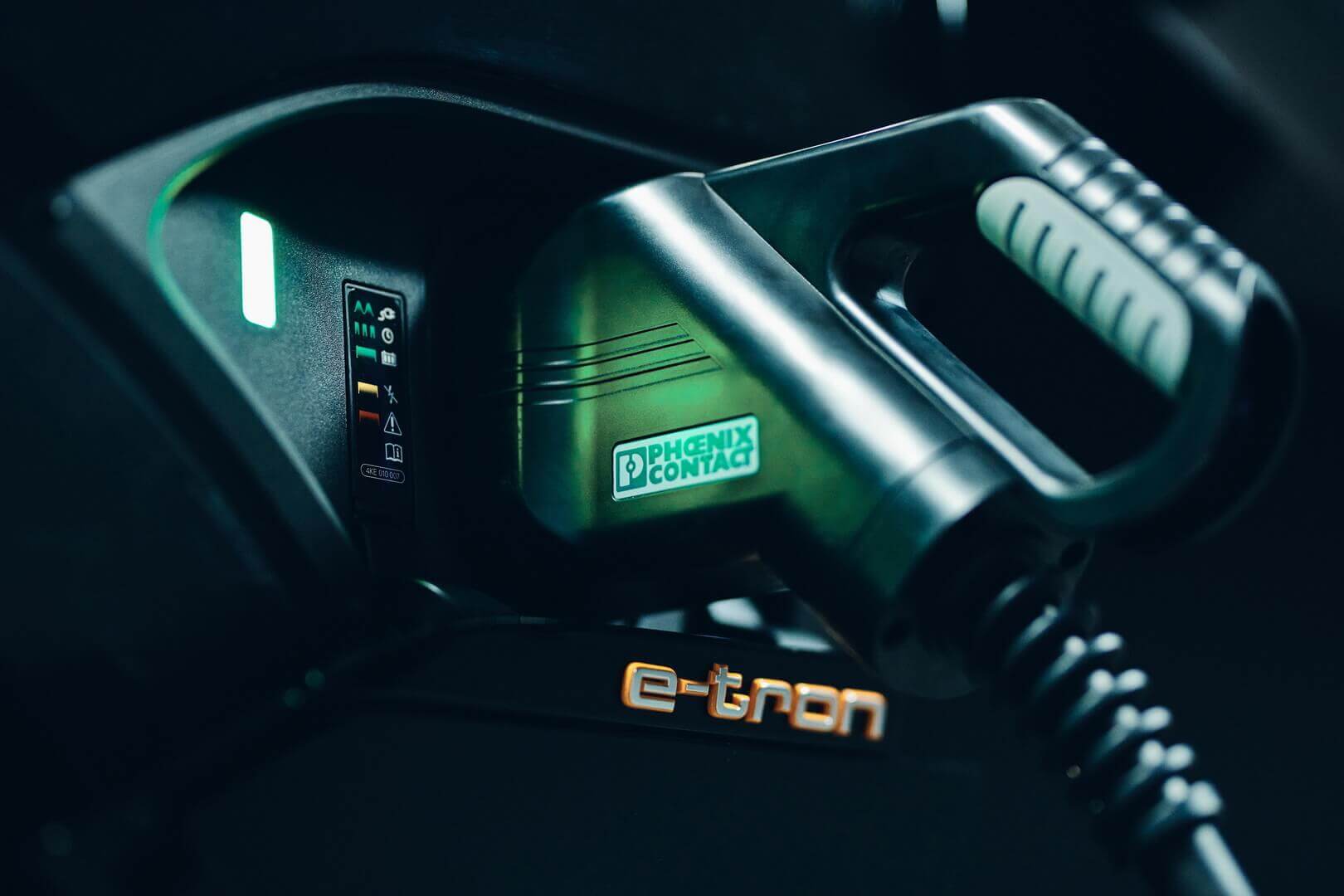 Зарядный порт Audi e-tron