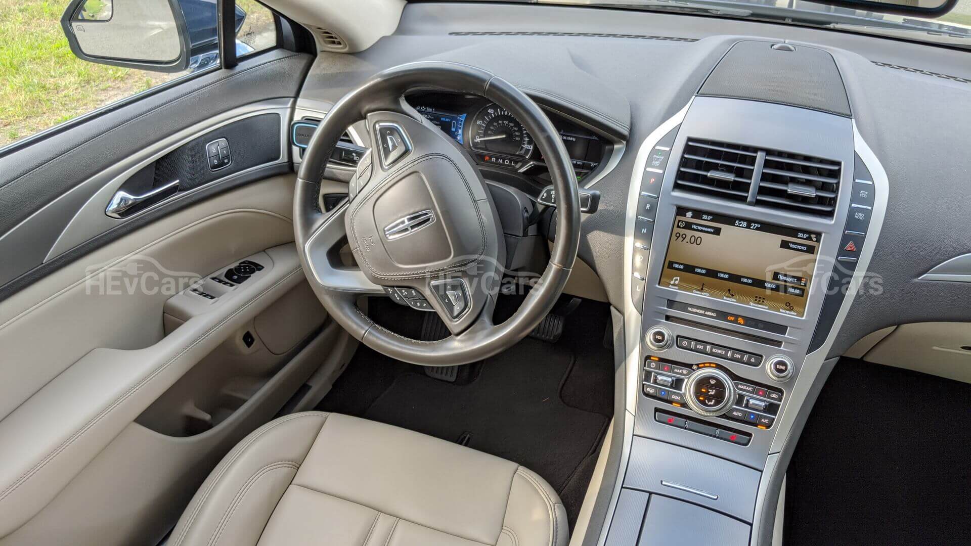 Интерьер Lincoln MKZ Hybrid