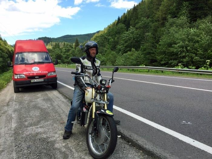 Рекордсмен скорости Сергей Малик на электрическом мотоцикле Dnepr Electric