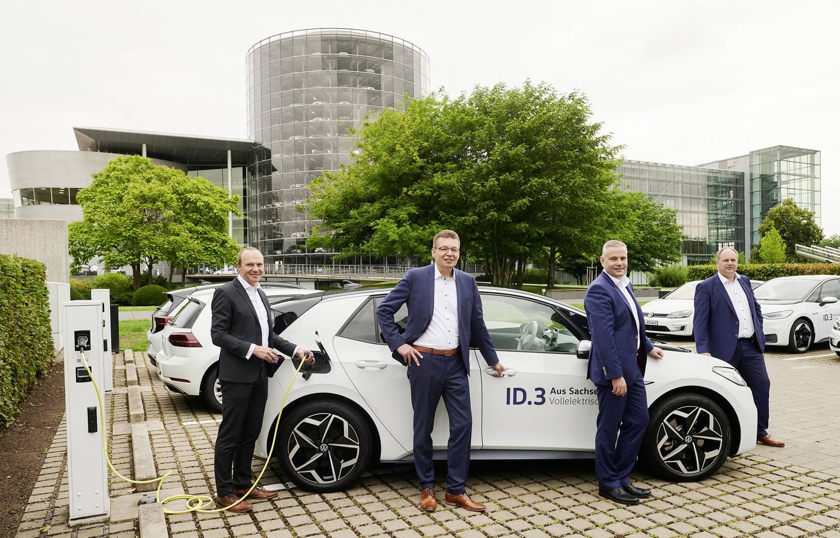 Volkswagen открыл один из крупнейших в Саксонии зарядных парков