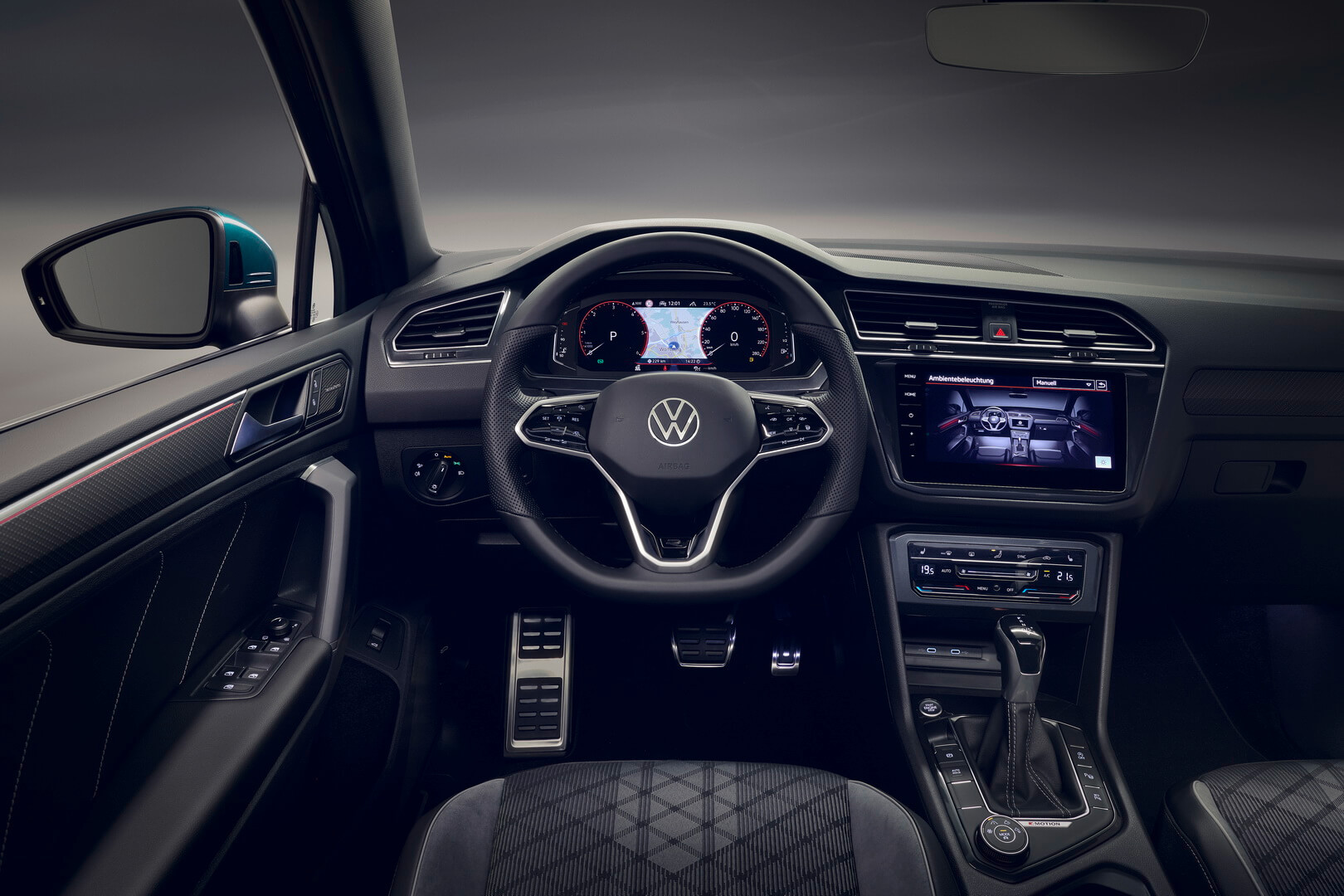 Интерьер Volkswagen Tiguan eHybrid
