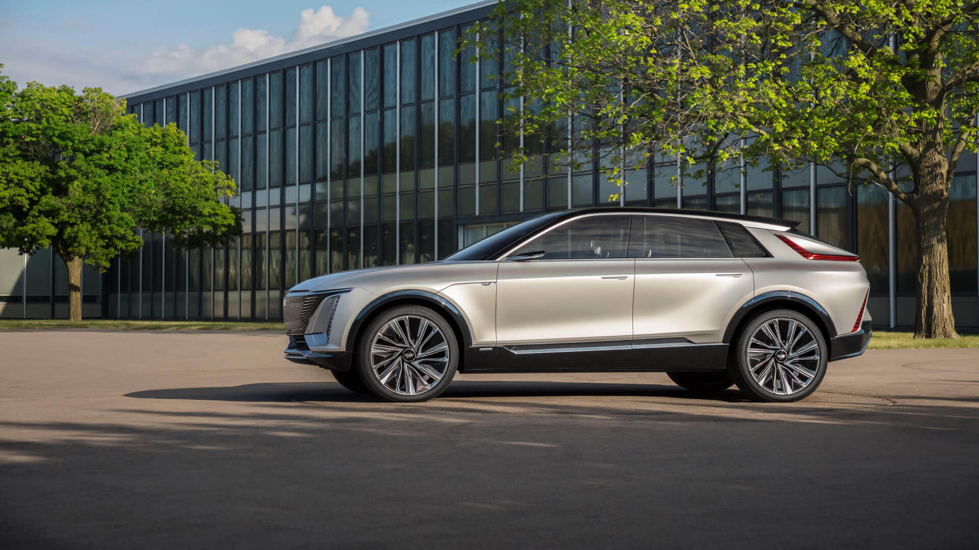 Cadillac LYRIQ – новая эра роскоши, технологий и нулевых выбросов