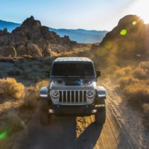 Фотография экоавто Jeep Wrangler 4xe - фото 15
