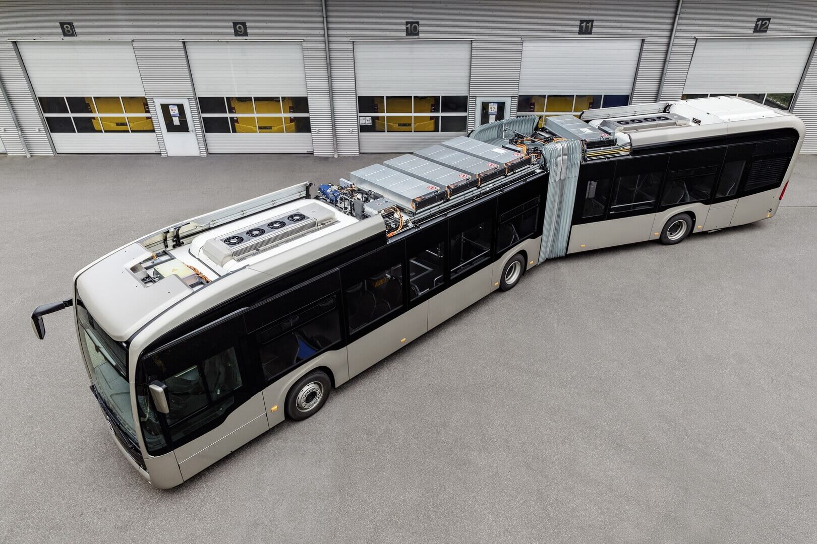 Mercedes-Benz представил революционный электробус eCitaro G