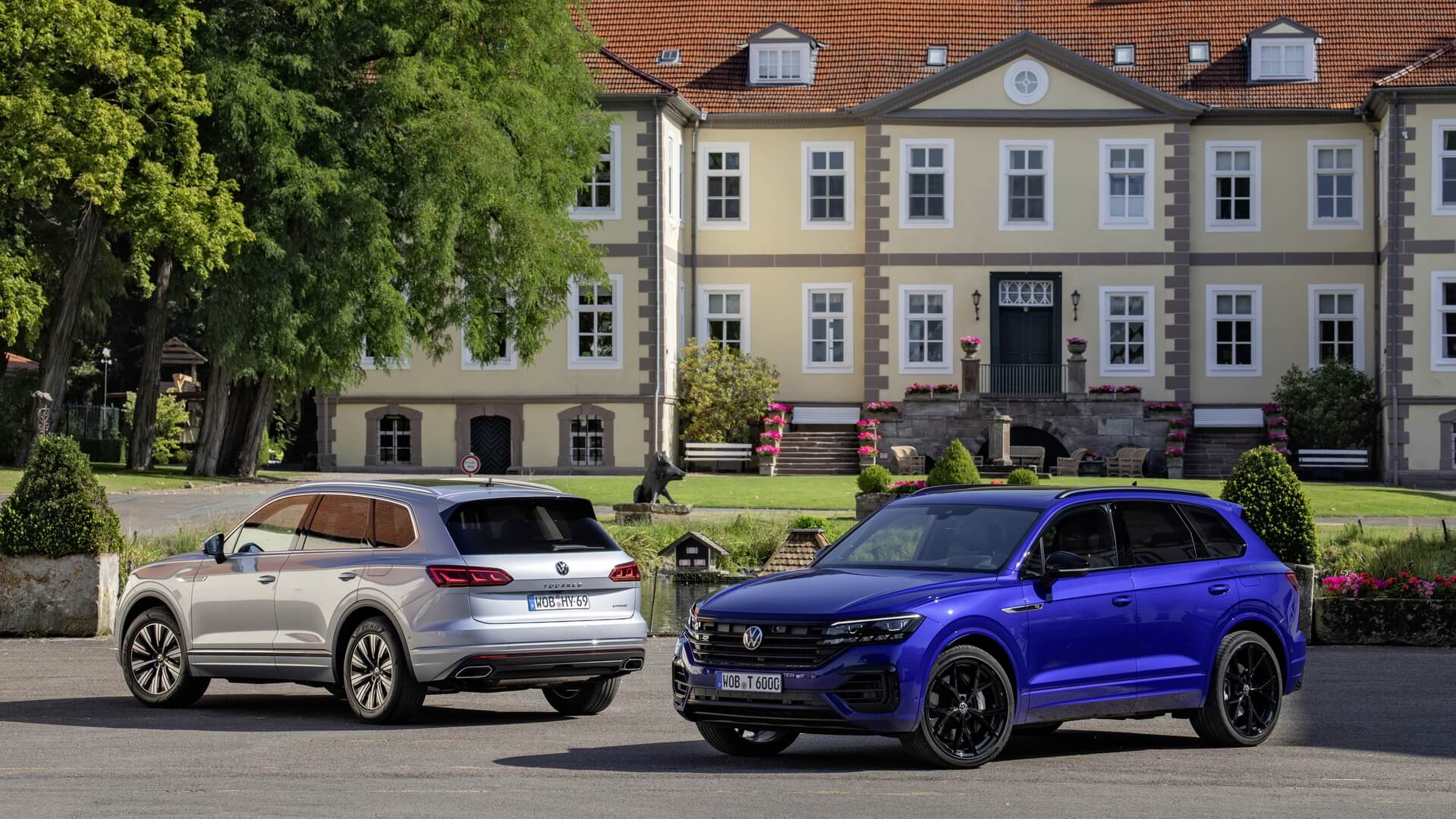 Touareg r5. Volkswagen Touareg 2017 r line. Гибридный Туарег. Фольксваген гибрид модели.