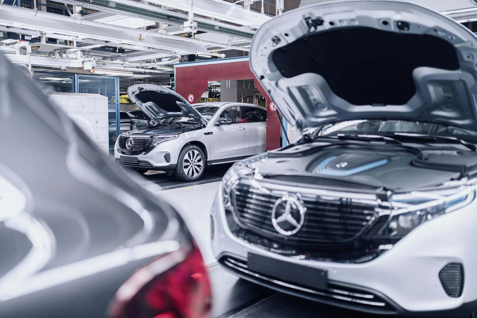 Mercedes-Benz EQC получил бортовое зарядное устройство 11 кВт (AC)