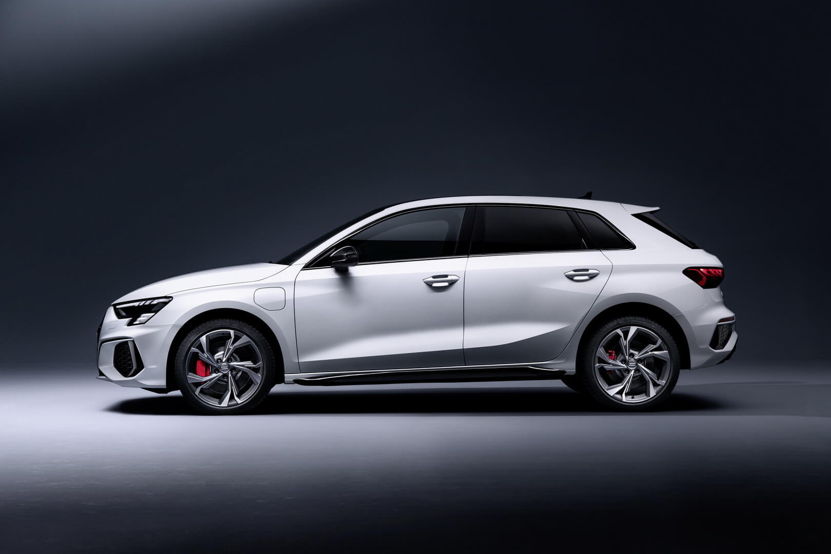 Audi добавляет более мощный плагин-гибрид в линейку A3 Sportback
