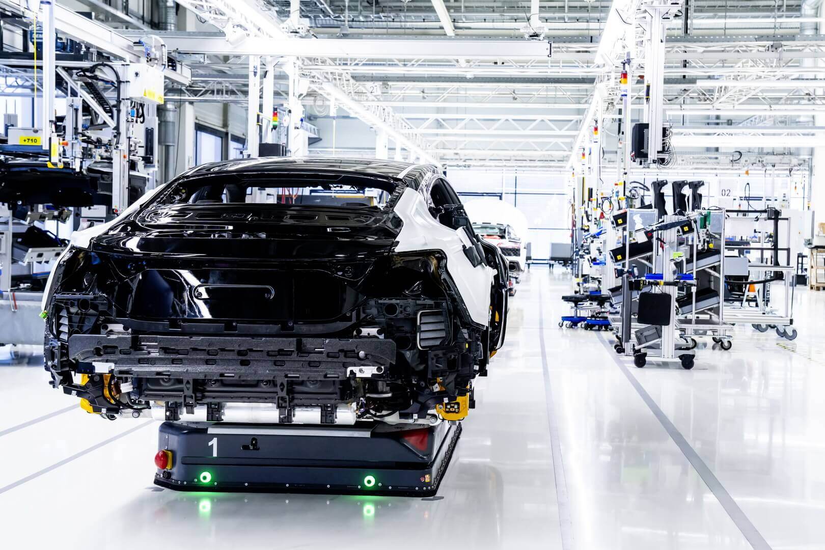 Audi начинает серийное производство «родственника» Porsche Taycan