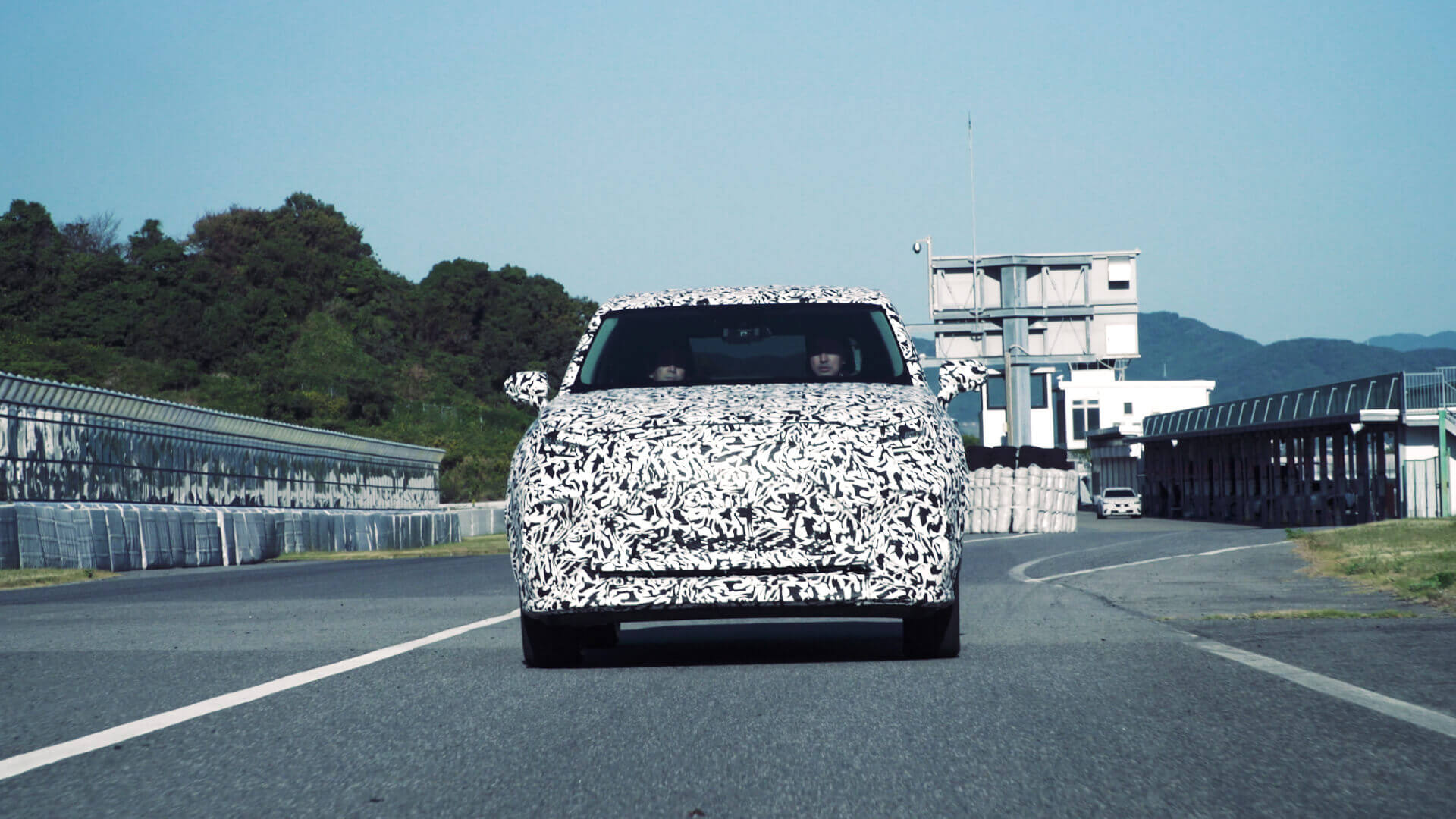 Lexus тестирует электрический внедорожник с новой технологией трансмиссии