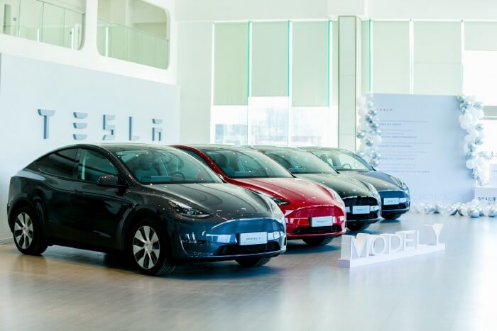 Поставки Tesla Model Y официально начались в Китае