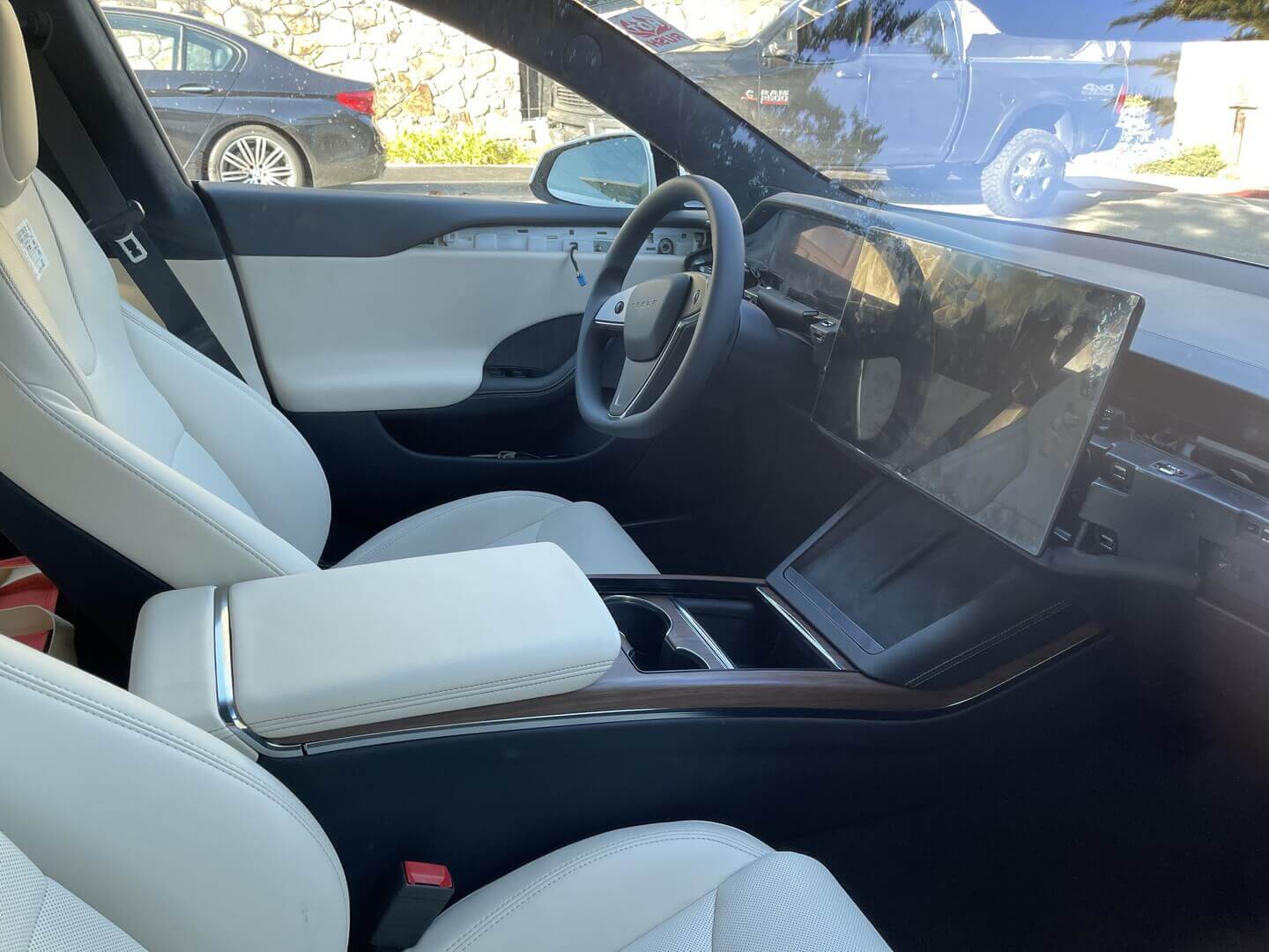 Новый интерьер Tesla Model S 2021 года