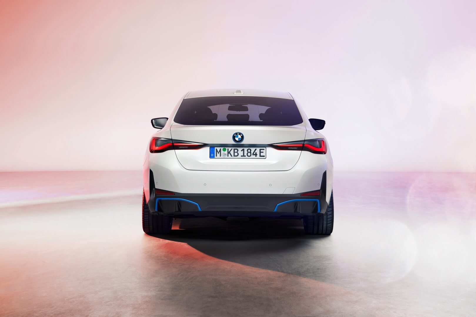Электрический BMW — спортивный i4