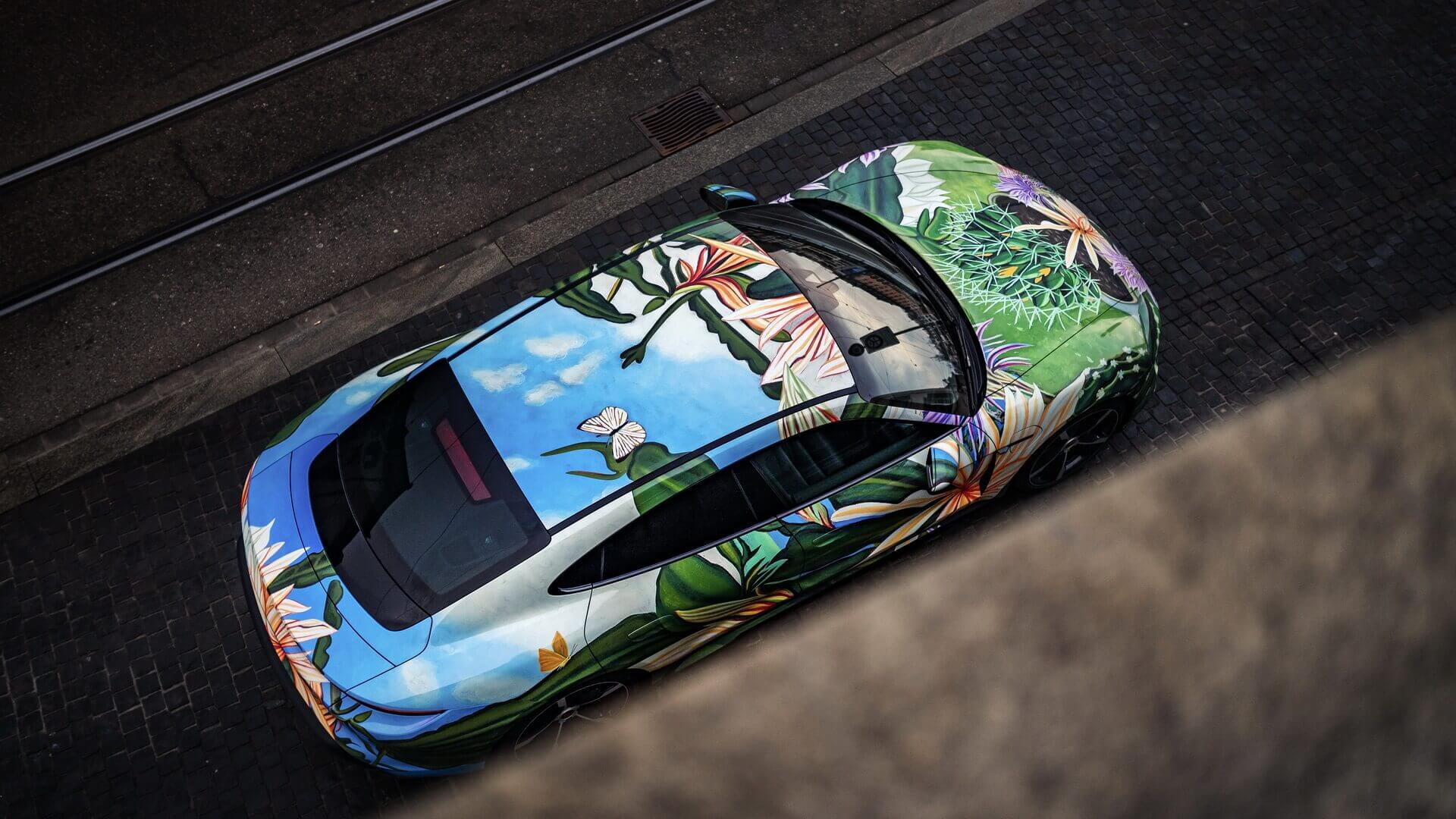 Porsche Taycan Artcar: электромобиль-картина уйдет с молотка на аукционе Сотбис