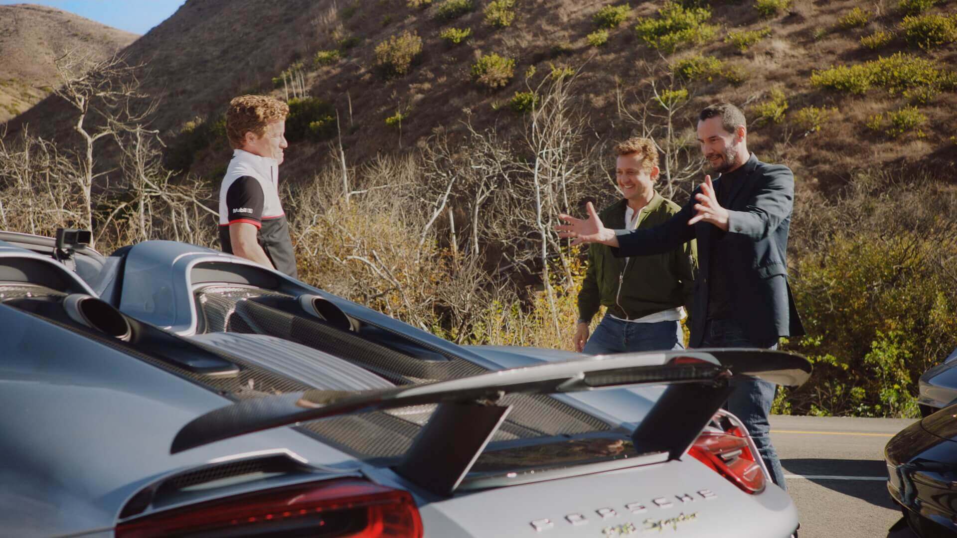 Киану Ривз и Алекс Уинтер испытали Porsche Taycan Turbo