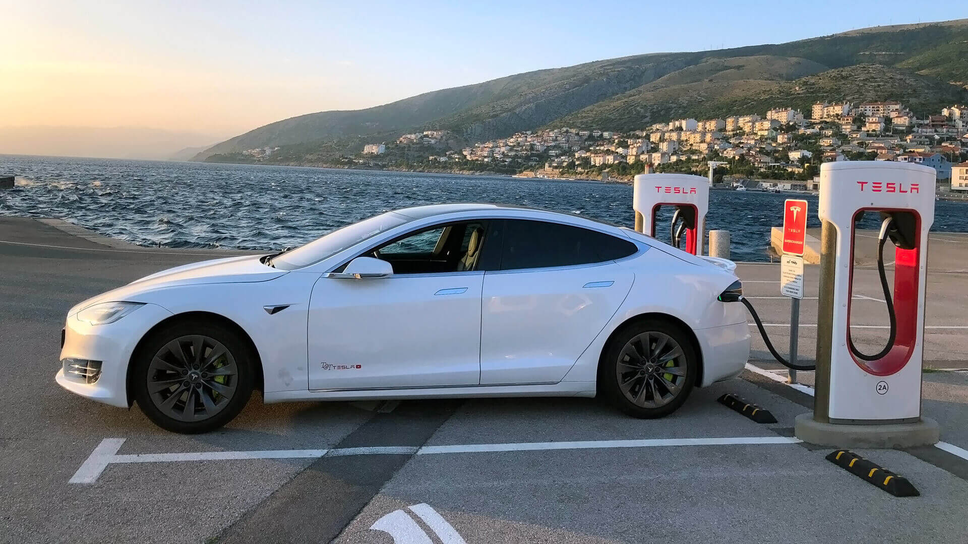 Количество Tesla Supercharger в Европе превысило 600 станций