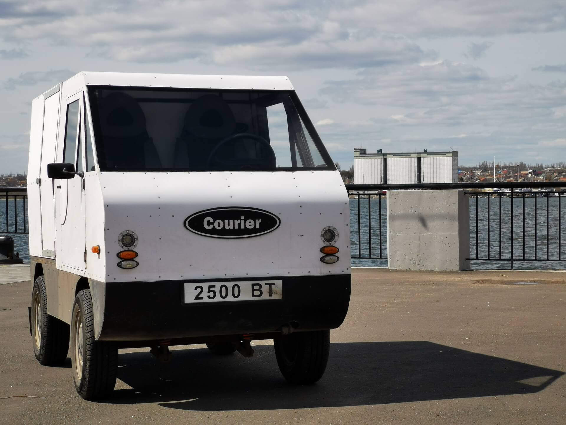 В Украине создали коммерческий электромобиль «Курьер»