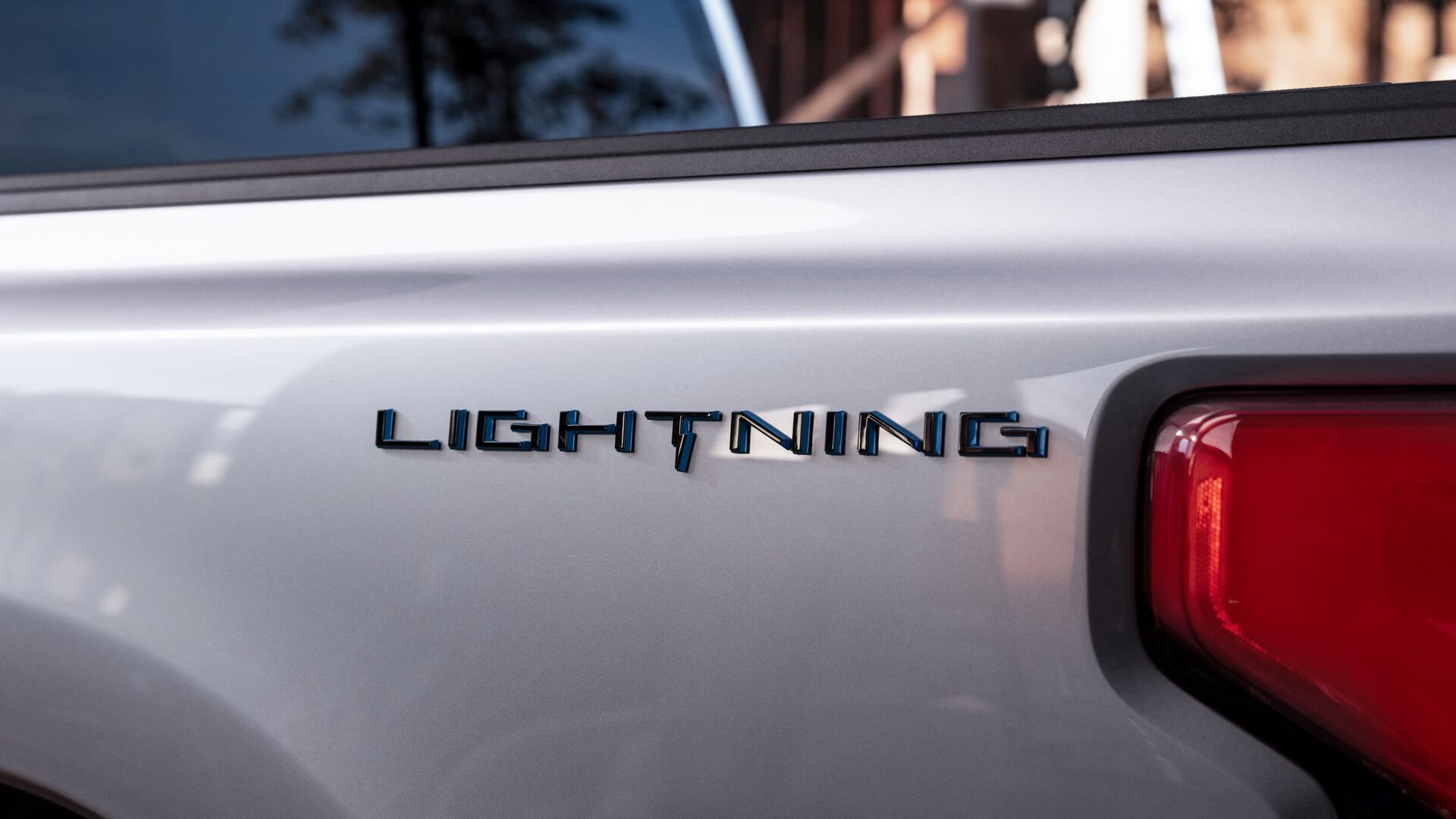 Ford возродил имя Lightning для электрического пикапа F-150