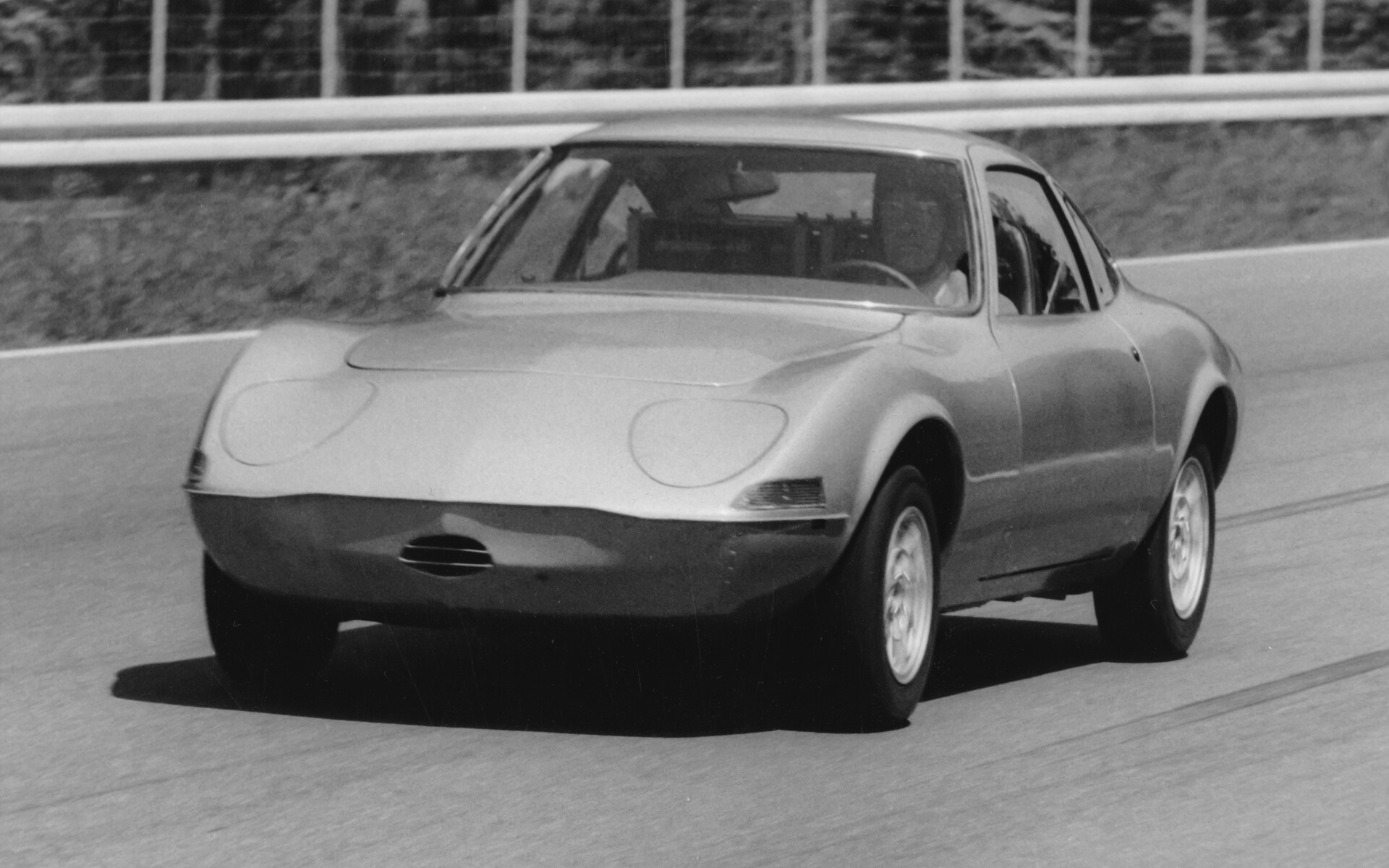 Opel отметил 50-летний юбилей своего легендарного электромобиля