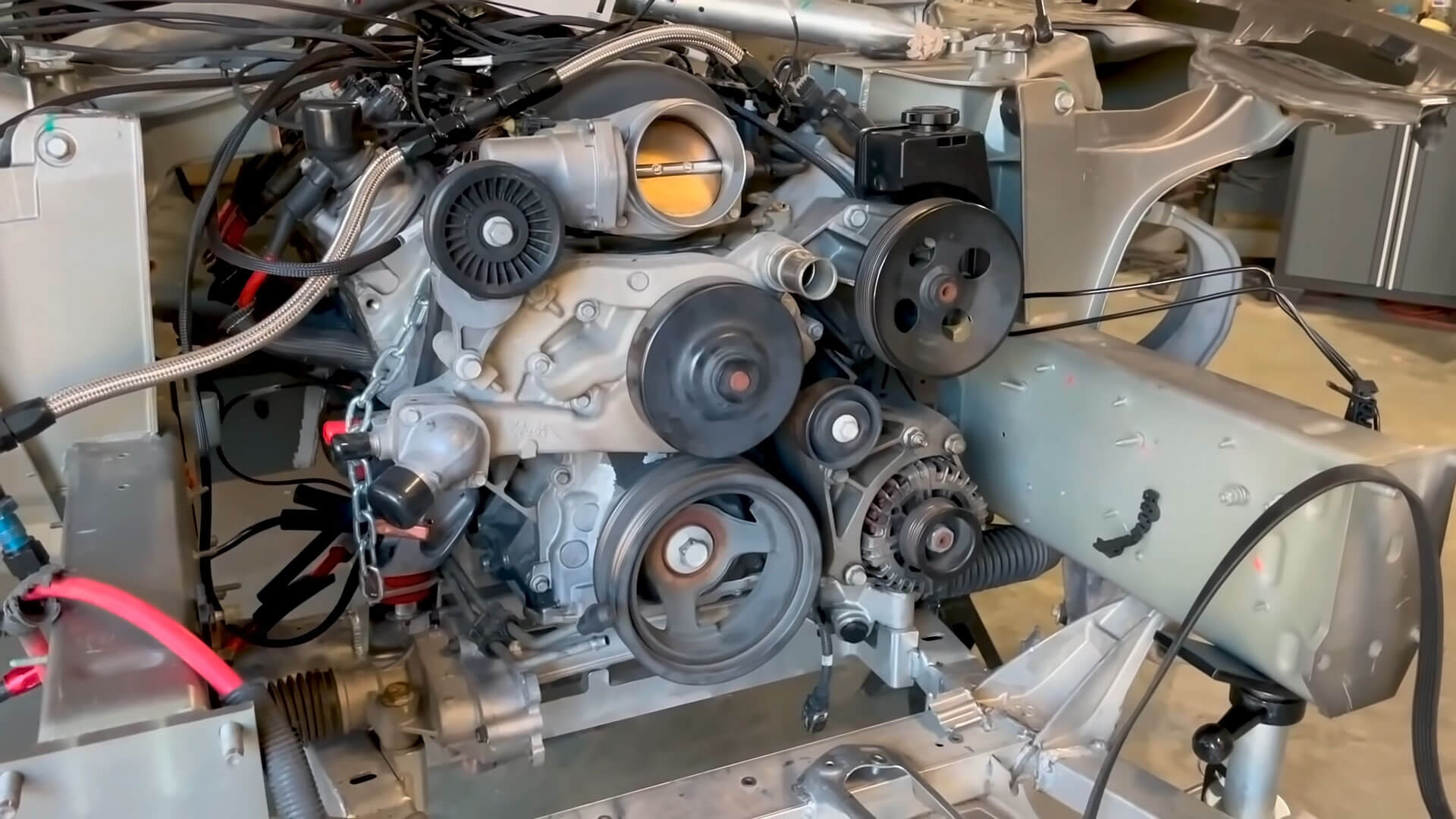 Tesla Model S получила свой первый топливный двигатель 