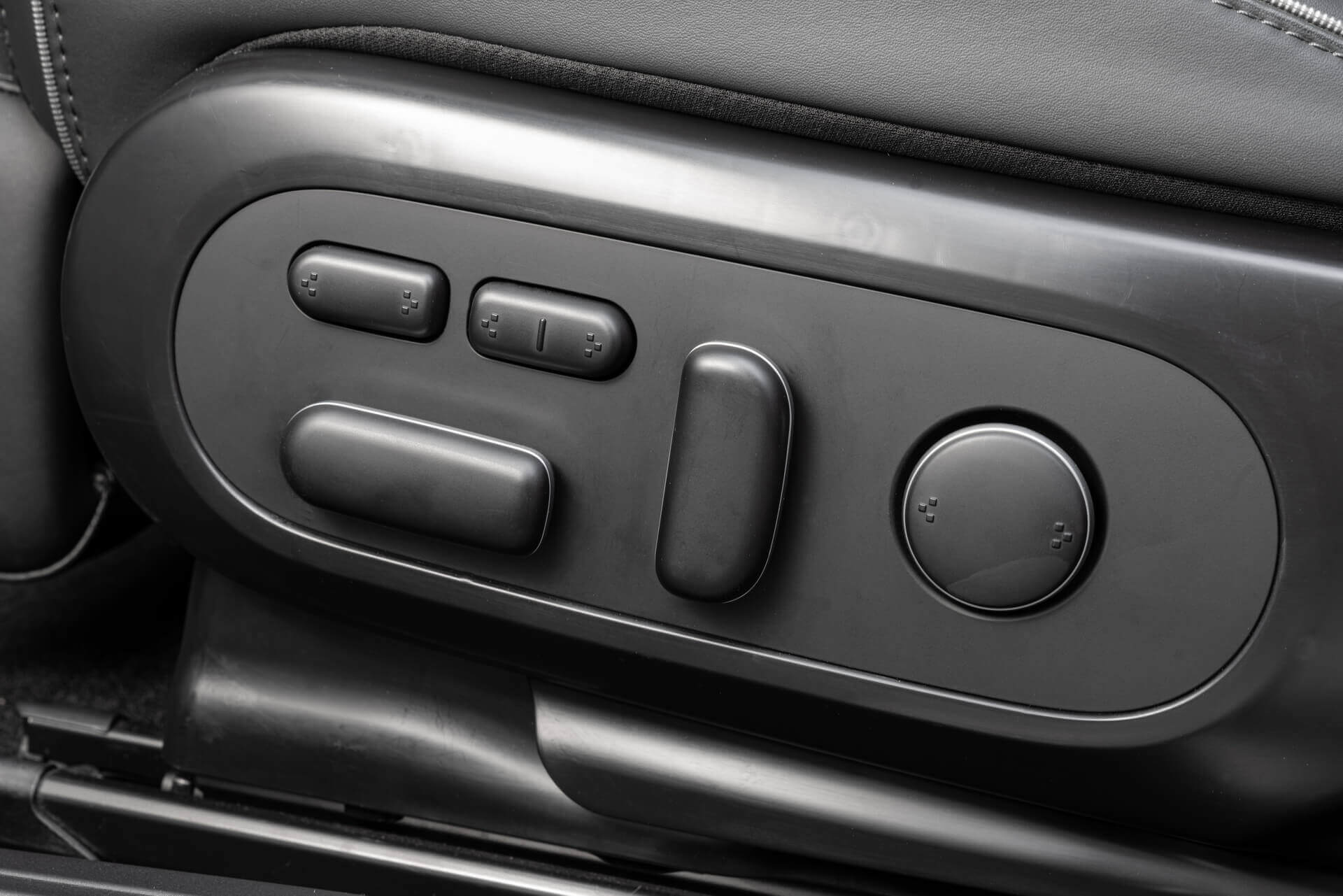 Hyundai IONIQ 5 оснащен сиденьем водителя с электронной регулировкой и памятью