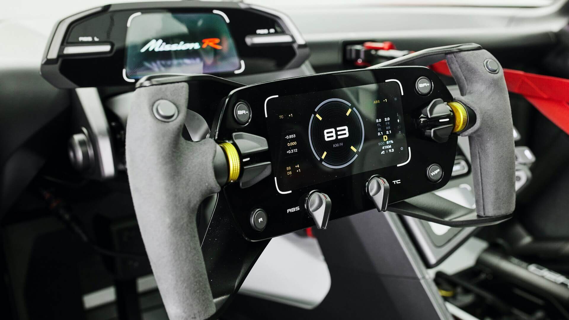 Интерьер электрического концепт-кара Porsche Mission R