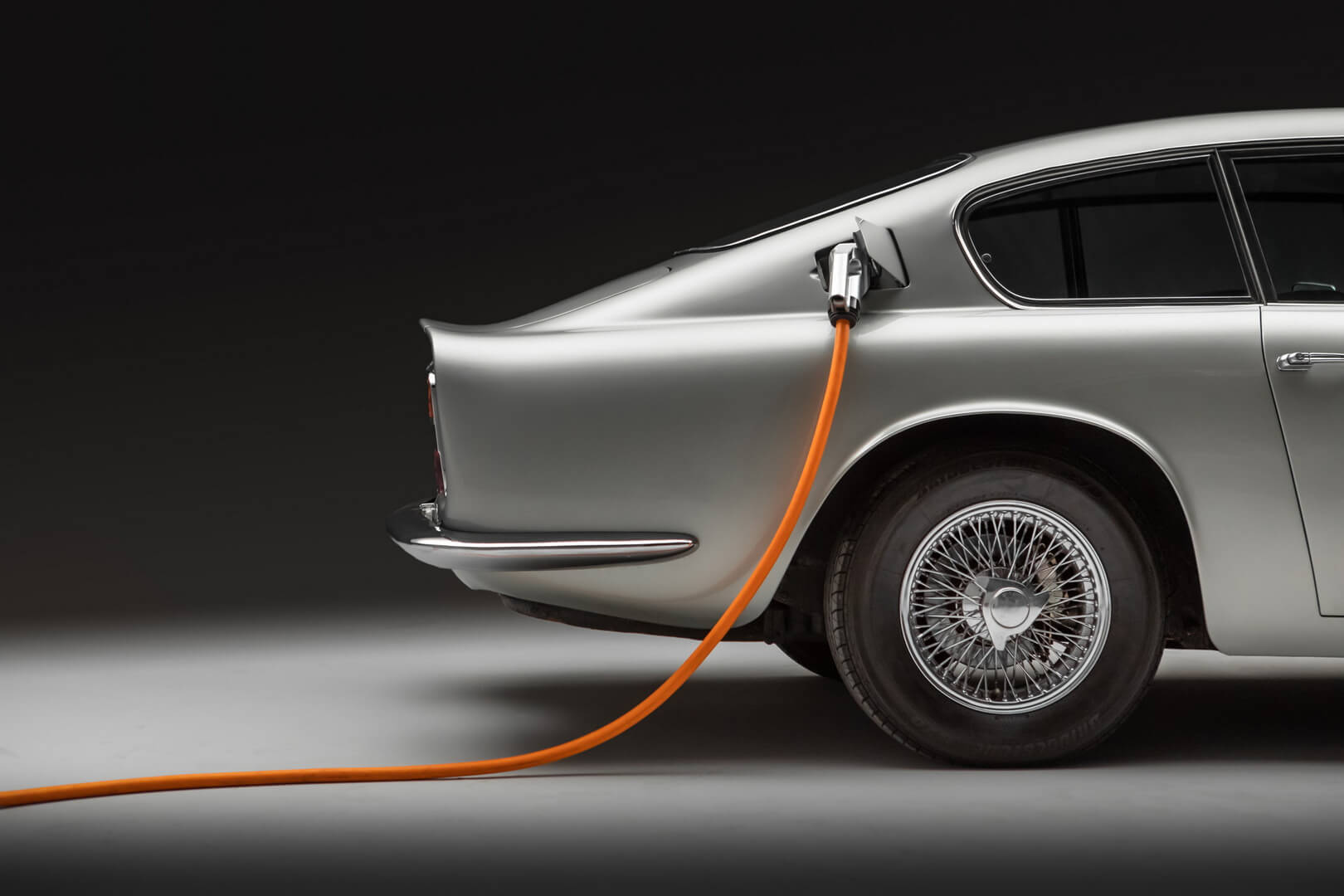 Электрический Aston Martin DB6 от компании Lunaz 