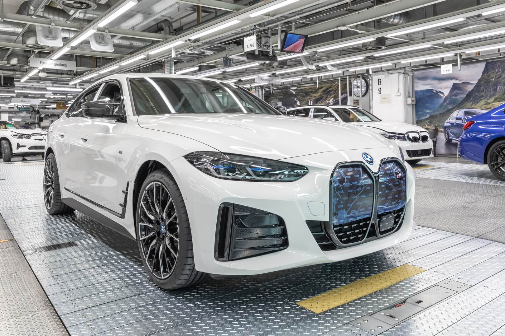 BMW начинает производство электромобиля i4 в Мюнхене