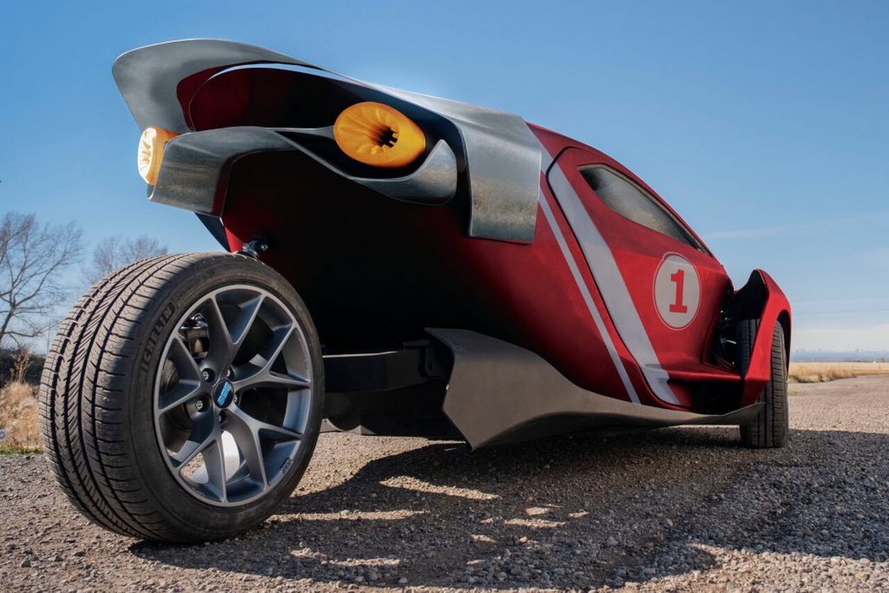 Daymak представляет первый прототип трехколесного электромобиля Spiritus