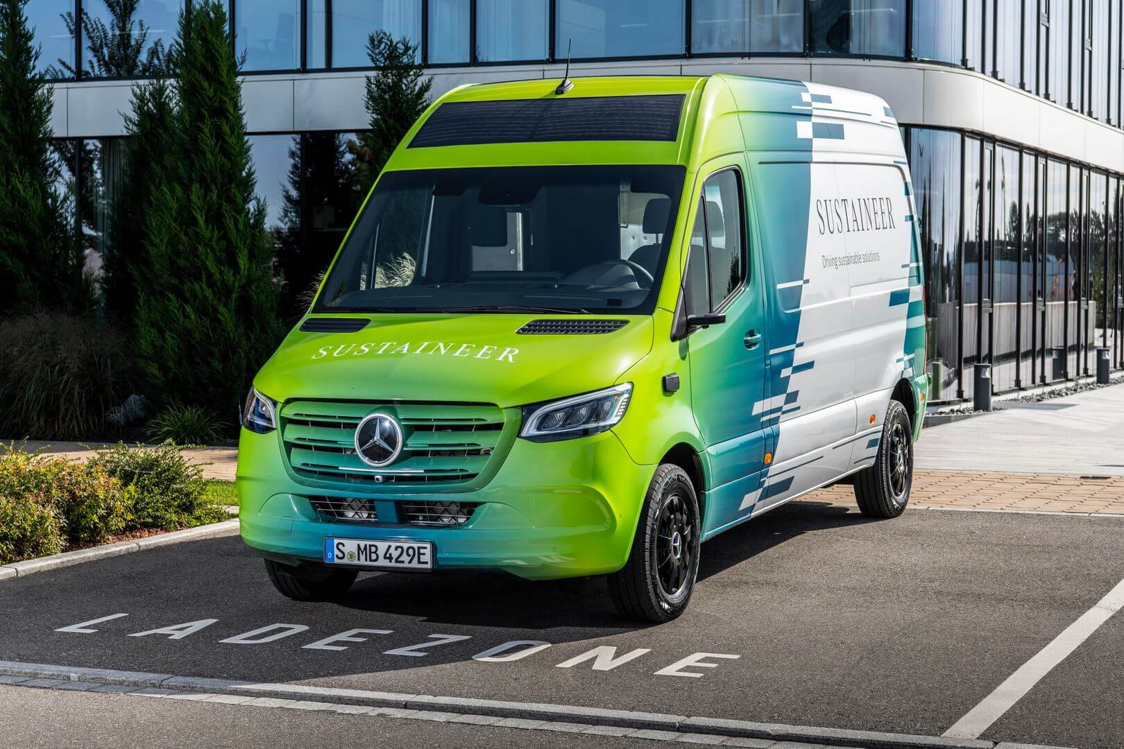 Mercedes-Benz представил экологичный фургон будущего «Sustaineer»