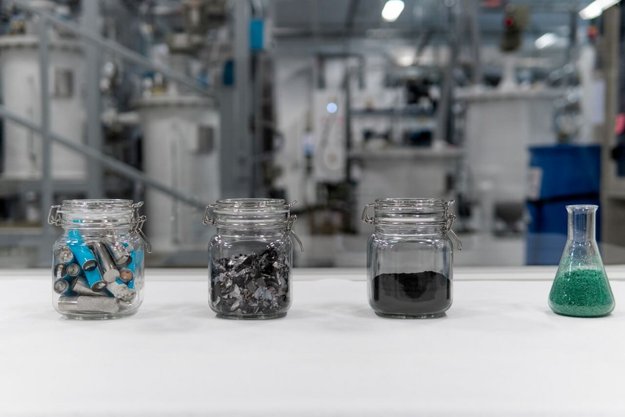Компания Northvolt произвела свой первый аккумуляторный элемент из 100% переработанного никеля, марганца и кобальта