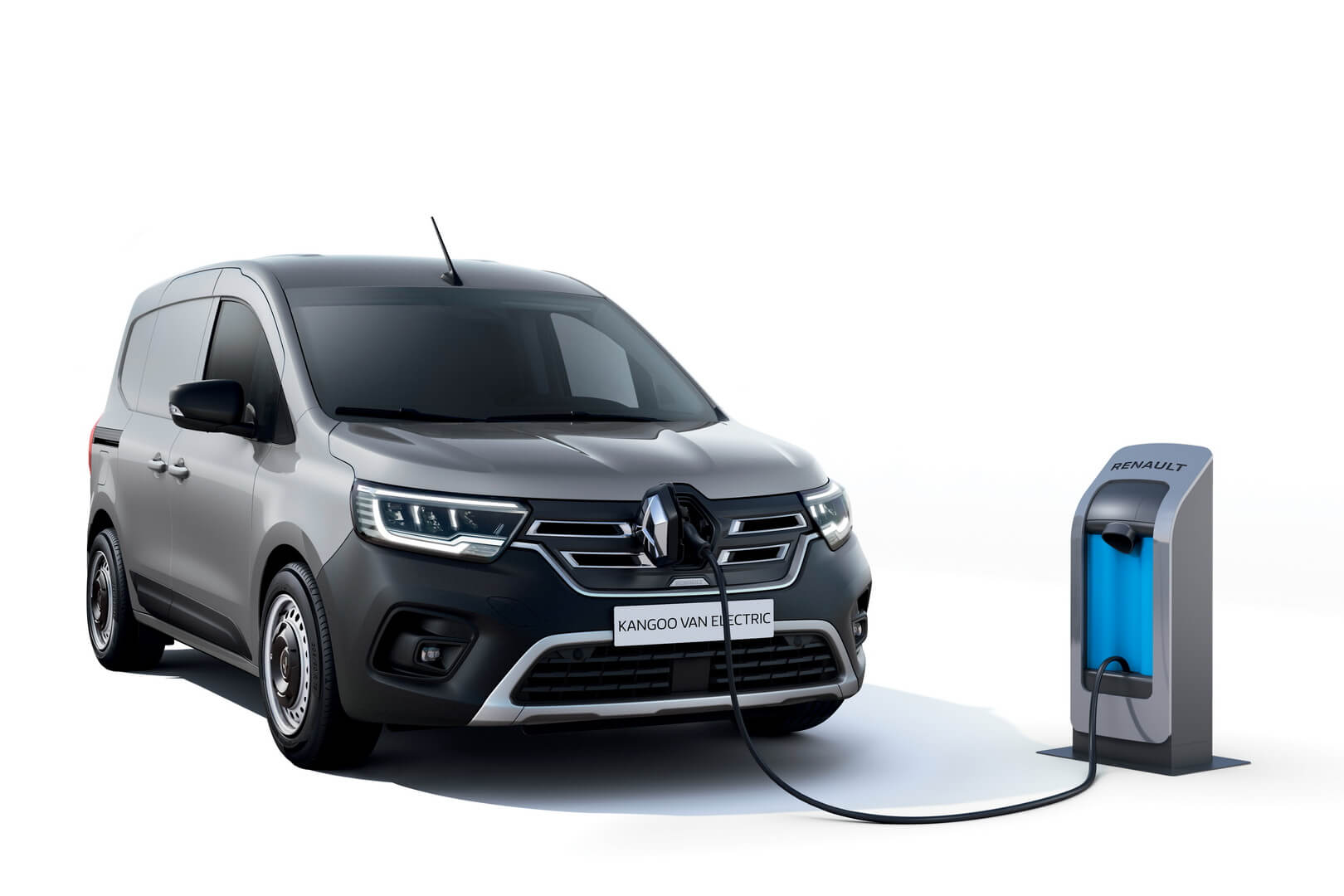 Renault Kangoo Van E-TECH Electric на зарядке