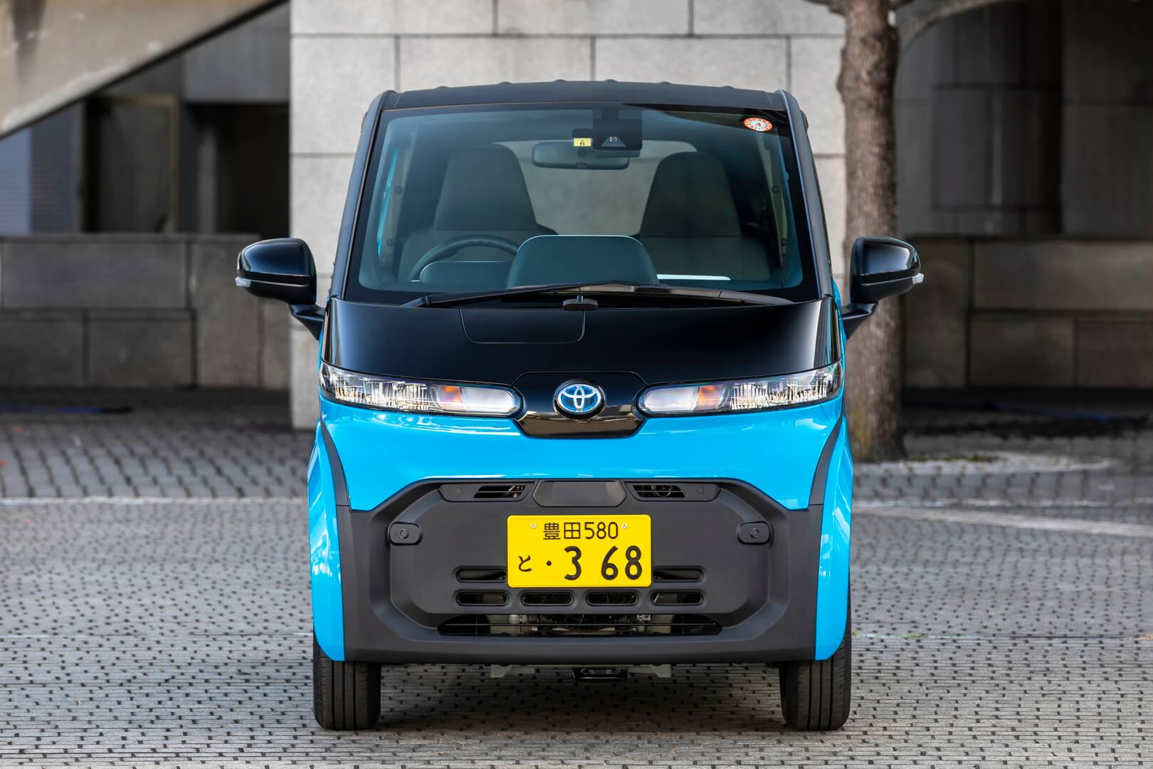Двухместный электромобиль Toyota для японского рынка