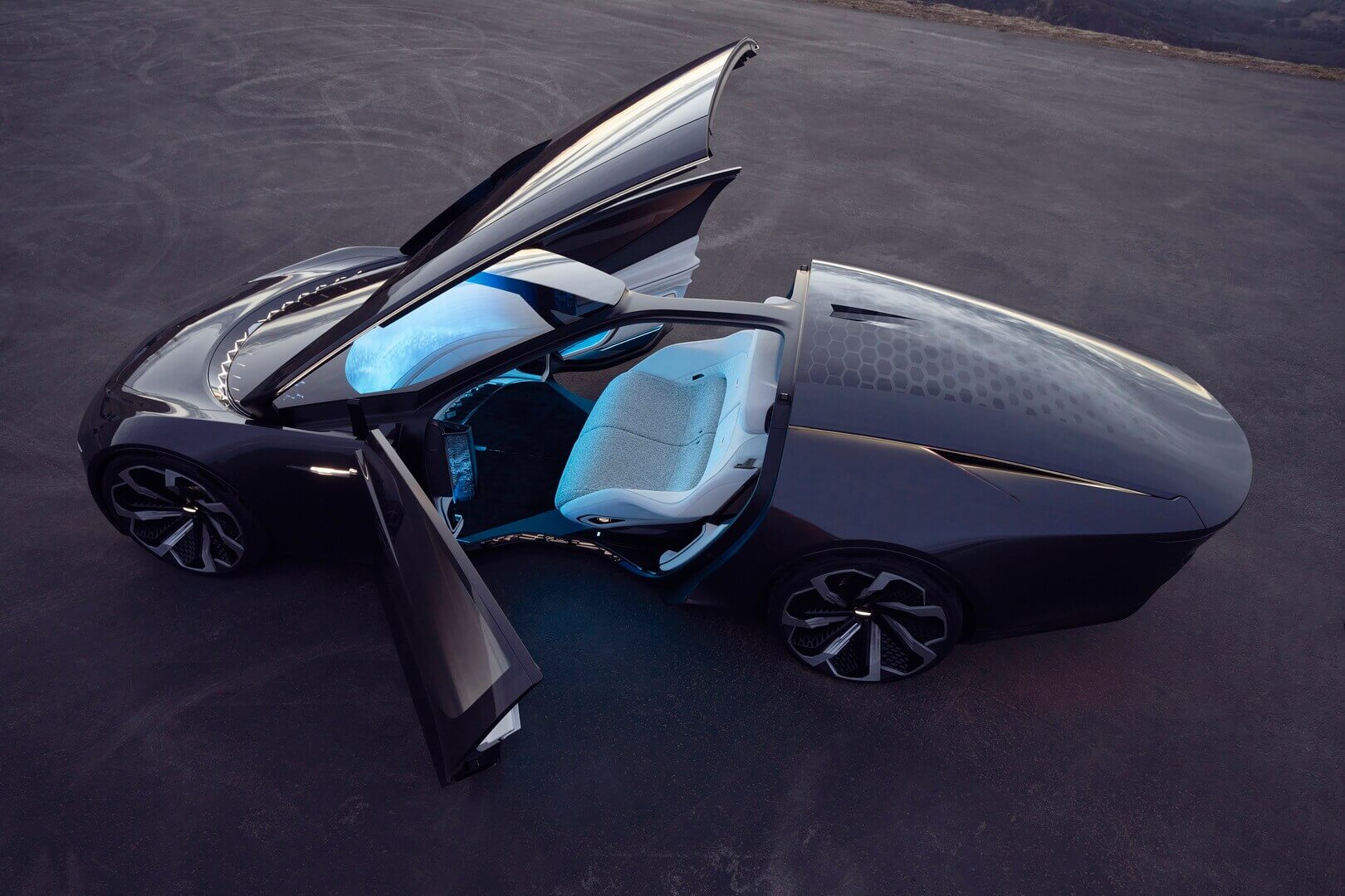 Cadillac представляет автономную концепцию InnerSpace на выставке CES 2022