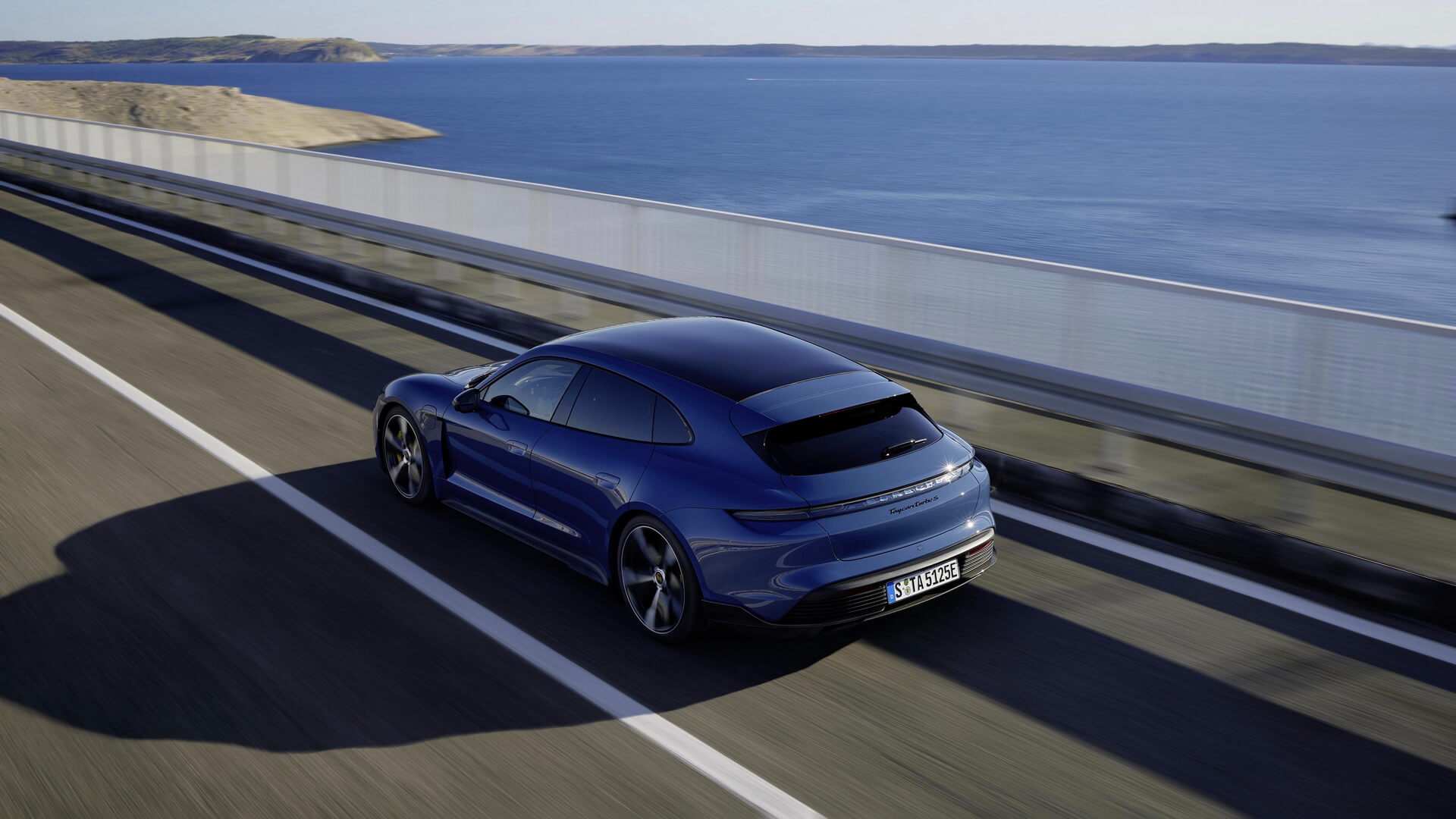 Представлен новый Porsche Taycan Sport Turismo