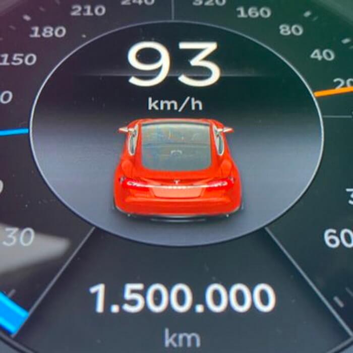 Tesla Model S P85 преодолела 1 500 000 километров
