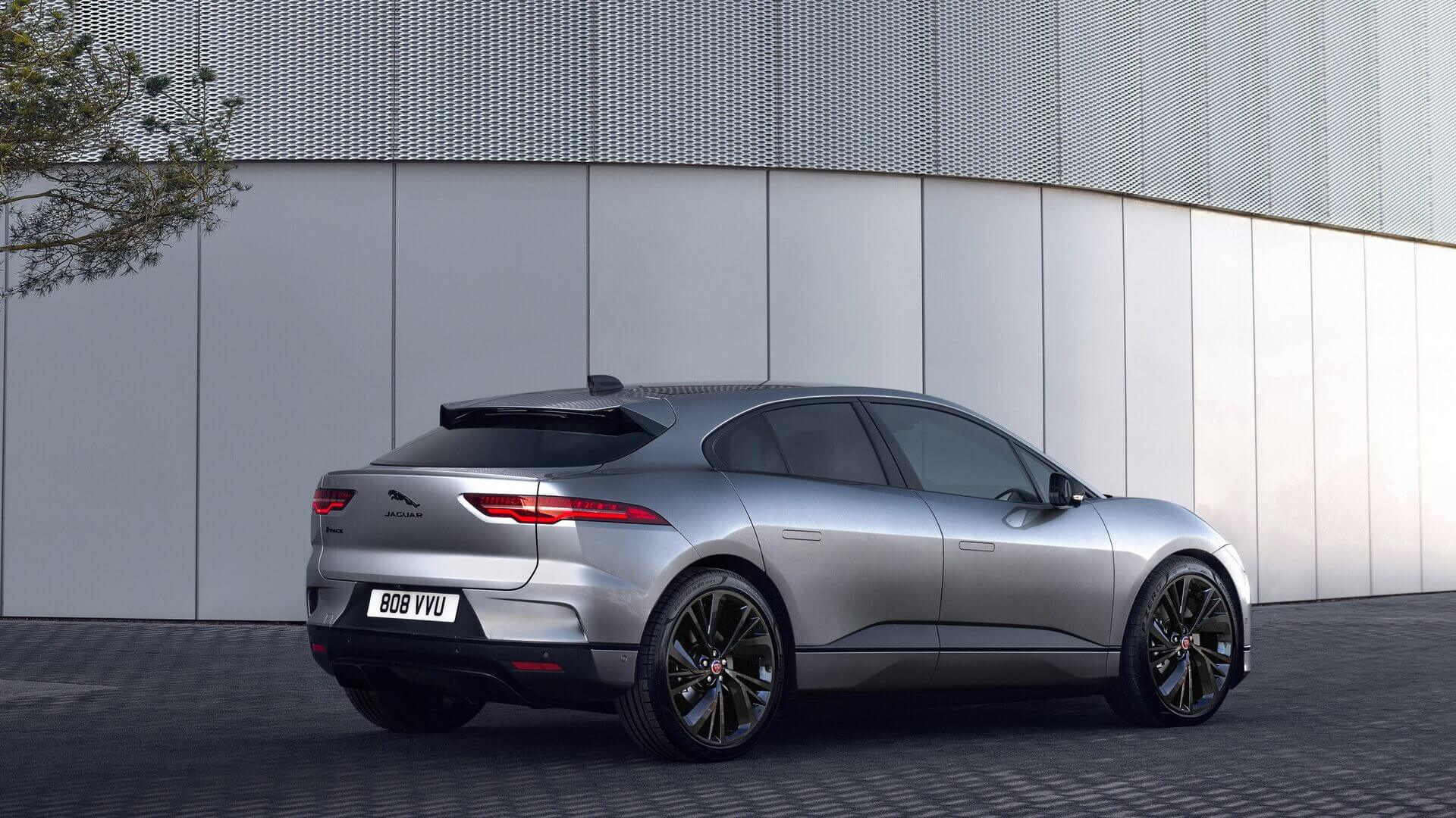 Jaguar I-PACE обновлён пакетом Premium Black Pack
